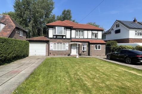*AVAILABLE NOW* Park Lane Estate Agents are delighted to offer To Let this breathtaking four-bedroom detached house on Westminster Road, an exclusive and highly sought-after road in Ellesmere Park. Th