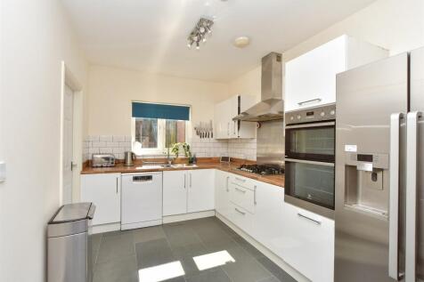 Kitchen/ Breakfast Room