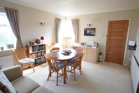 Lounge/Dining Room(2