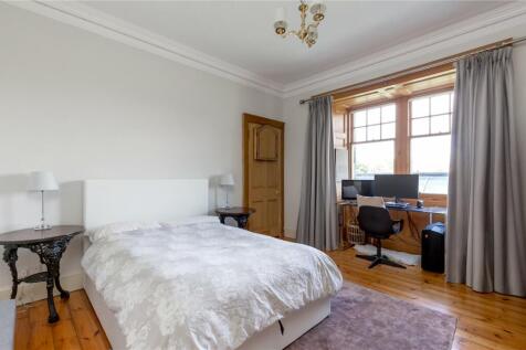 6 bed, 3 bath Detached in Edinburgh - Photo 17