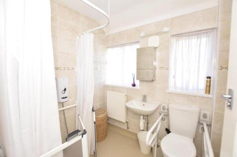 Bathroom.jpg