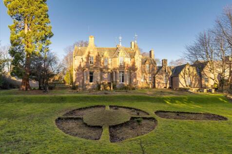 12 bed, 4 bath Detached in Edinburgh - Photo 4