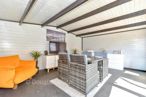 External Lifestyle Photograph