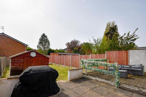 17 Lawnswood Avenue-20.jpg