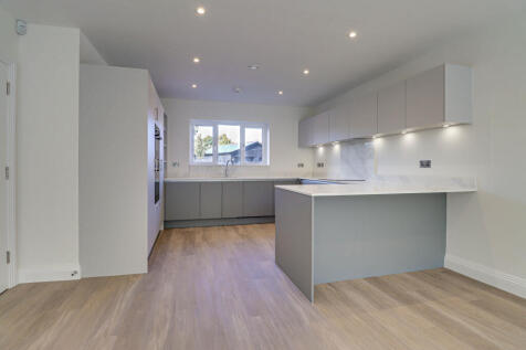 Plot 4 kitchen