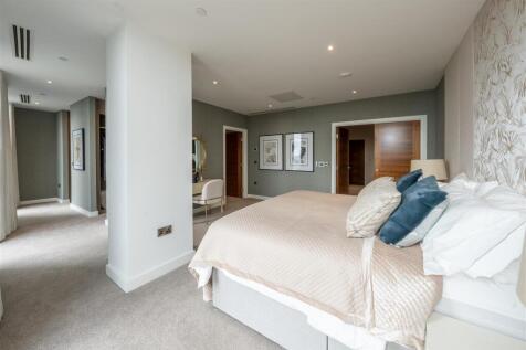 3 bed, 3 bath Apartment in Manchester - Photo 14