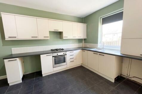 3 Bedroom Terraced in S70 6BS