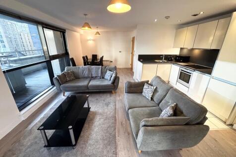 **AVAILABLE 27.08.2026***Do not miss out on the opportunity to live in this stylish and extremely spacious 1000 sq ft apartment located withing Manchester's exclusive Tempus Tower Development. The pro