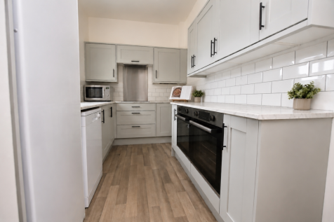 6 Bedroom Terraced in BS6 6NU