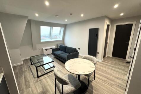 Living room pic 8.jpeg