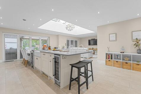 Kitchen/Breakfast/Dining/Family