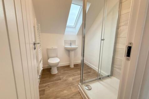 En - Suite (Top Floor).jpg