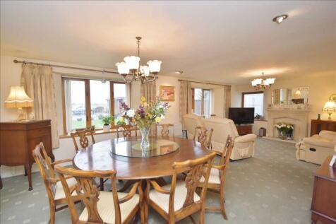 Sitting &amp; Dining