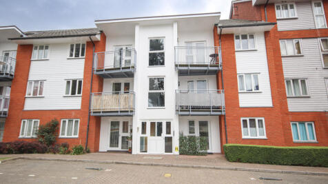 2 Bedroom ground floor Flat for Sale, Superb Loca