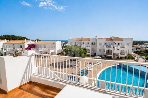 Apartment with pool and sea views in Arenal d'en Castell