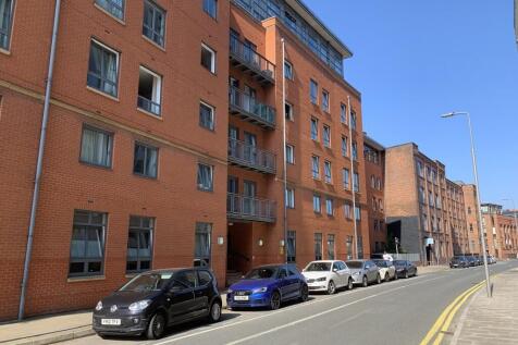 Martin & Co are proud to offer 'to let' this outstanding two bedroom apartment at Lake House situated in the heart of the highly desirable Castlefield.