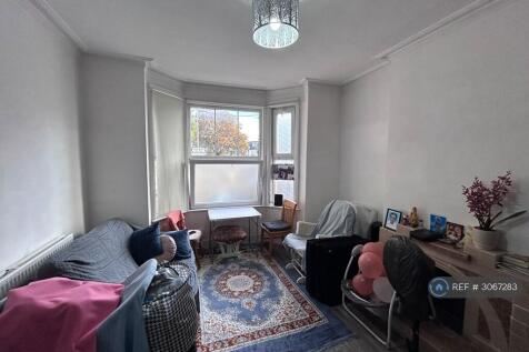 1 Bedroom House in WD18 0DE