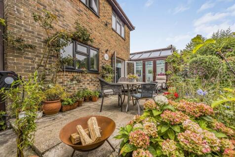 1 Conifer Drive, Hambrook-PorticoMarketing-Nexa-46