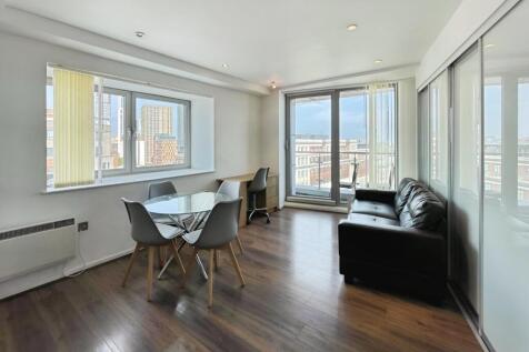 Deposit free option available //Fully Furnished// Balcony //Far reaching city views //Fitted wardrobe //Dual aspect in bedroom //6 minutes' walk to the train station //Local shops and restaurants near