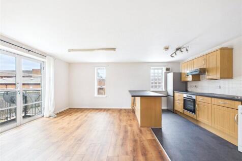 A well-presented two-bedroom apartment situated just off the vibrant Church Road, offering easy access to a fantastic range of independent cafés, restaurants, shops and excellent transport links. The