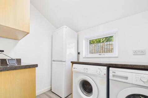 CAM02195G0-PR0094-STILL007