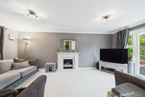 CAM03218G0-PR0798-STILL013