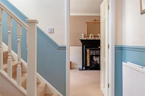 Spacious Entrance Hall