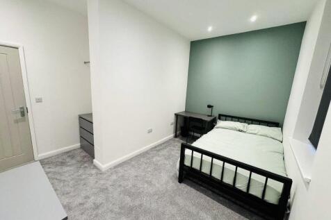 6 Bedroom House in DE1 1NG