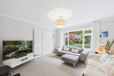 CAM01354G0-PR0611-STILL003