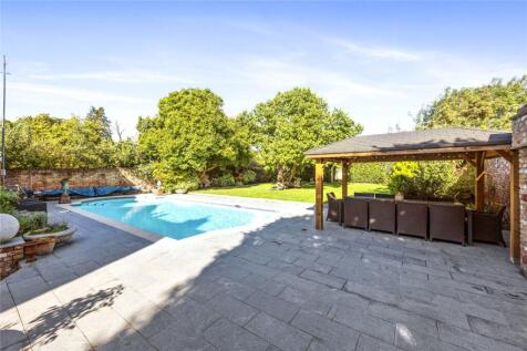 Pool and Dining Area