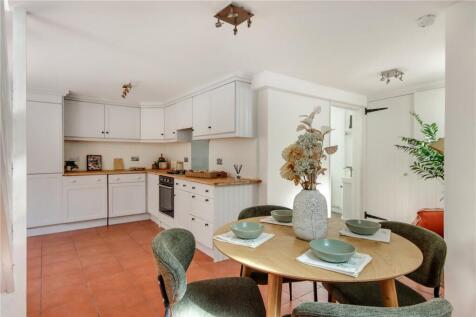 Kitchen/Breakfast Rm