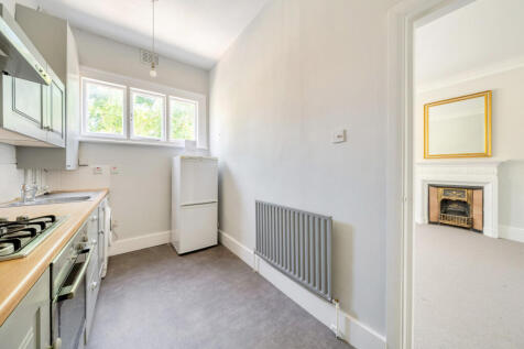 A spacious first floor one bedroom property located moments form Tooting Bec Common. The property benefits from a modern bathroom and kitchen, a spacious reception and is also furnished