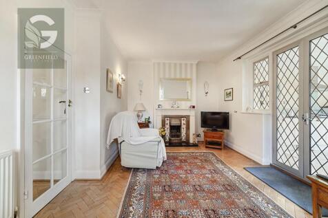 Lakehurst Road, Ewell Court, Epsom, Surrey, KT19 0EL