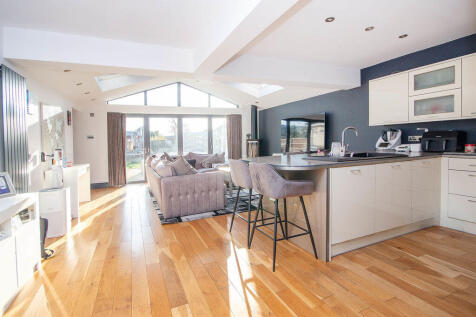 Living Room/ Kitchen