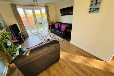 Living Room...jpg