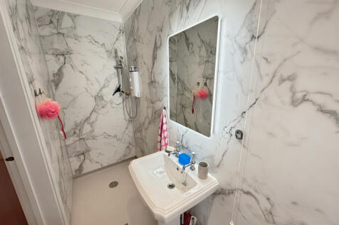 Ensuite Shower Room