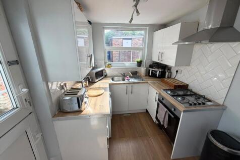 3 Bedroom House in SK8 2AJ