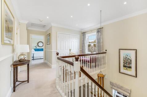 Galleried First Floor Landing