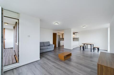 Belvoir Liverpool Central are delighted to offer this spacious, fully furnished two-bedroom apartment in the popular View146 development. Located on the eighth floor, the property features two large d