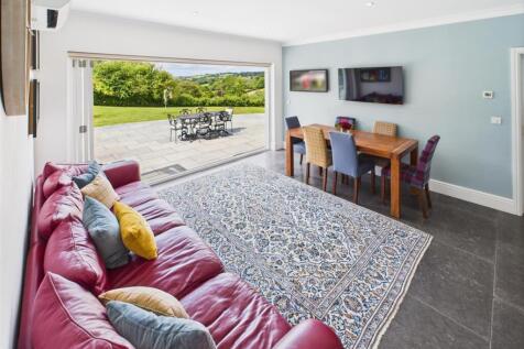 KITCHEN/DINING/FAMILY ROOM