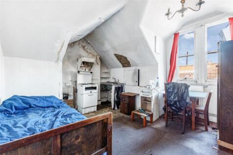 18 Buxton Gardens-11.jpg