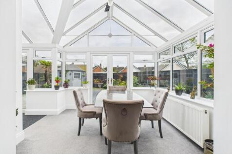 Conservatory (Dining Area)