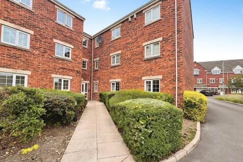 A well presented two-bedroom top floor apartment, set within the highly sought-after St Georges Park development in Rothwell. Ideally positioned for commuters, the property offers excellent access to