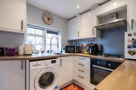 KITCHEN .jpg