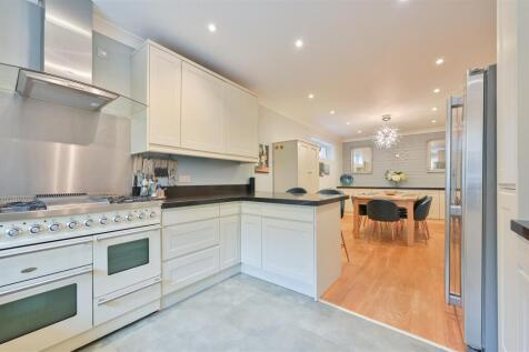 7 Greatfield Close-20.jpg