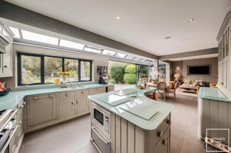 5 bed, 4 bath Detached in Birmingham - Photo 8