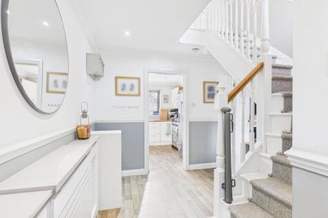 EweMove Spalding - Pinchbeck - Entrance Hall