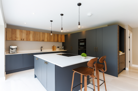 *please note the furniture has been virtually staged*