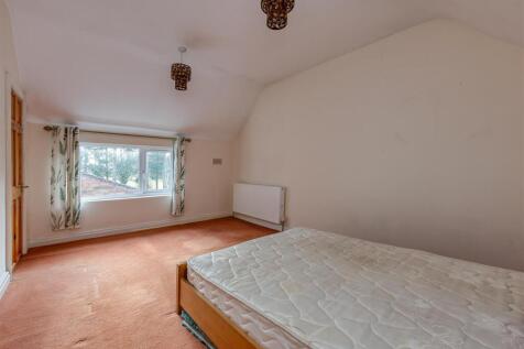 7 Kennels Lane-bed2.jpg