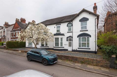14 bedroom house for sale